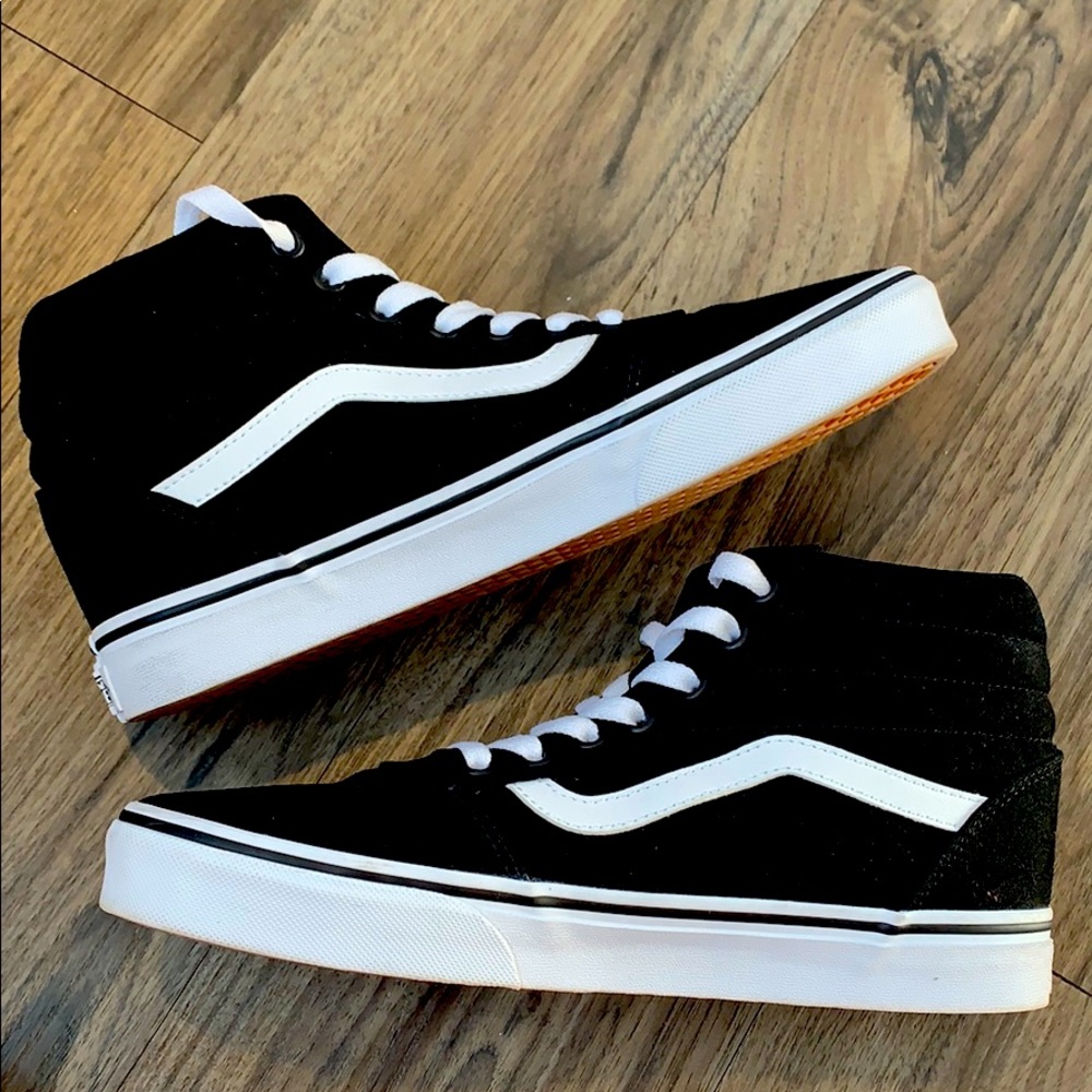 Vans Sneakers.